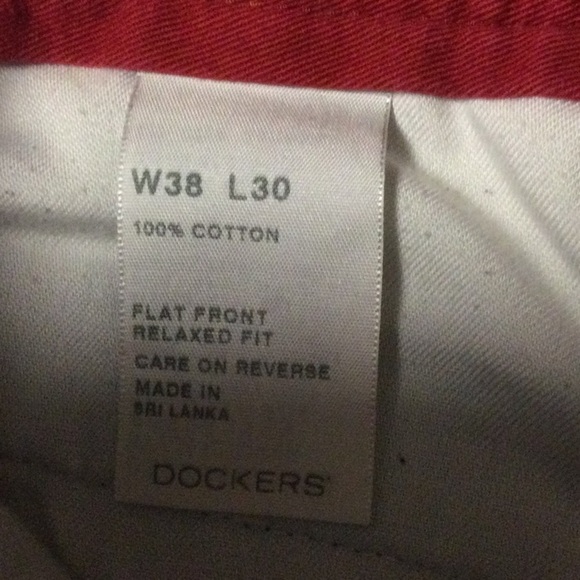 Dockers pants size W 38. L30 100% cotton relaxed fit.                      #42 - Picture 5 of 5